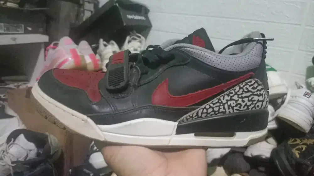 Sepatu basket second