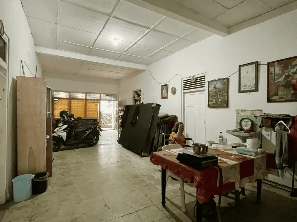 Dijual Rumah Hitung Tanah di Kebayoran Lama, Jakarta Selatan