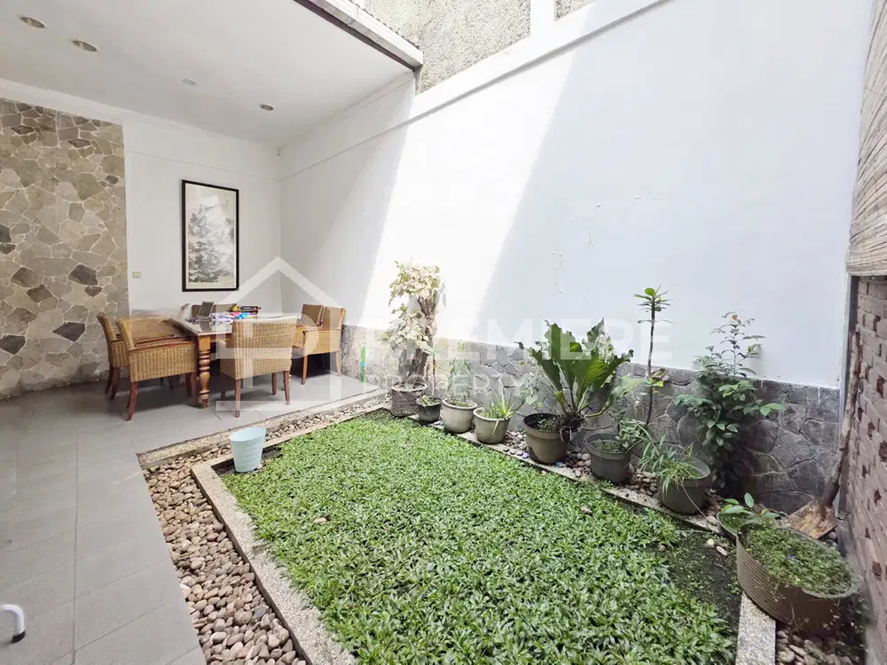 Rumah asri siap pakai di sayap batununggal bandung