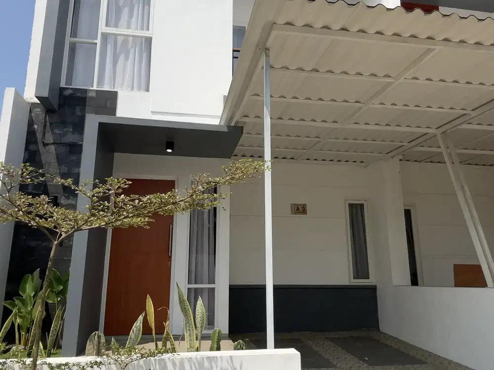 Villa Konsep Scandinavian Modern 2 Lantai Samping Malang Sky Land