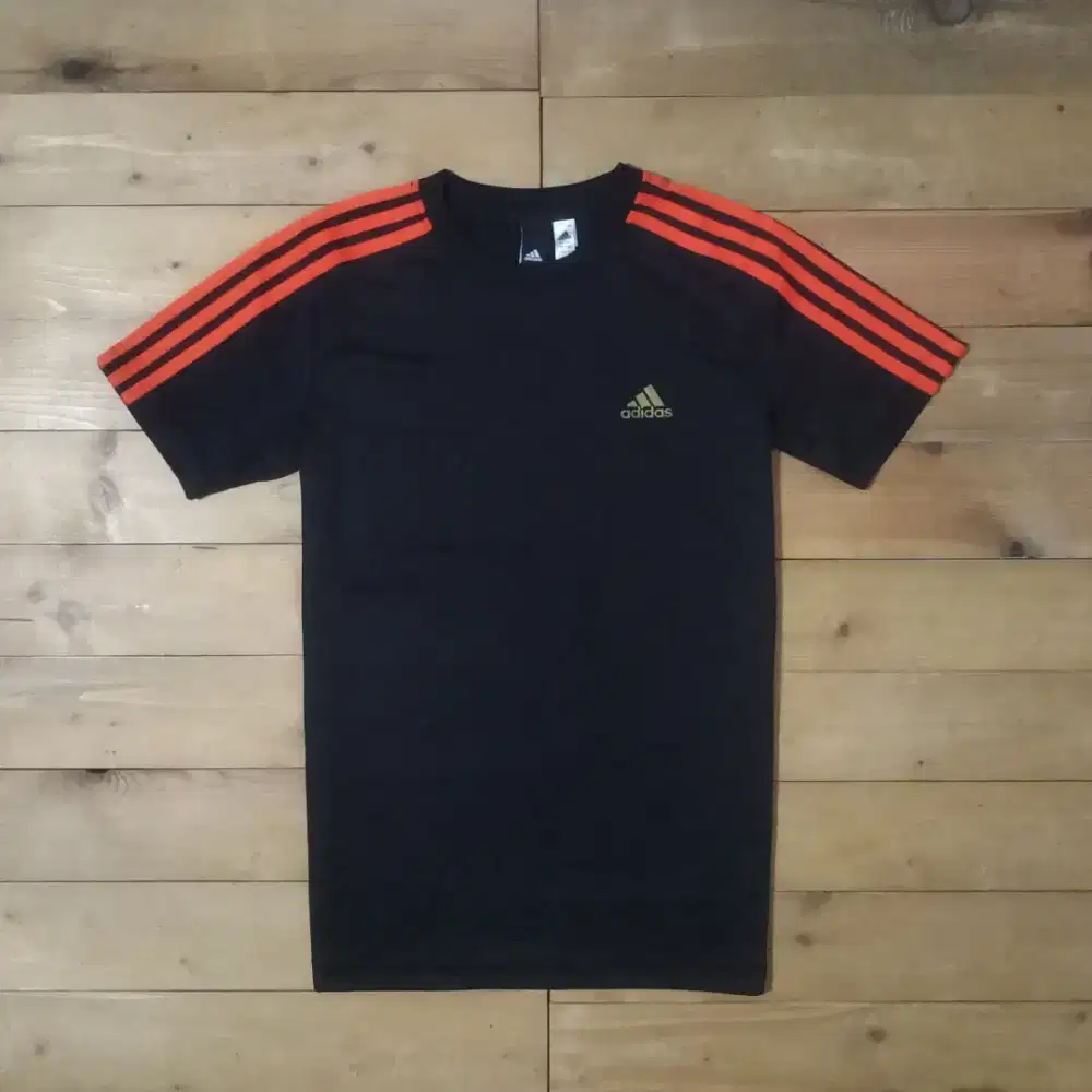 Adidas Dry Fit Kaos Olahraga Strip