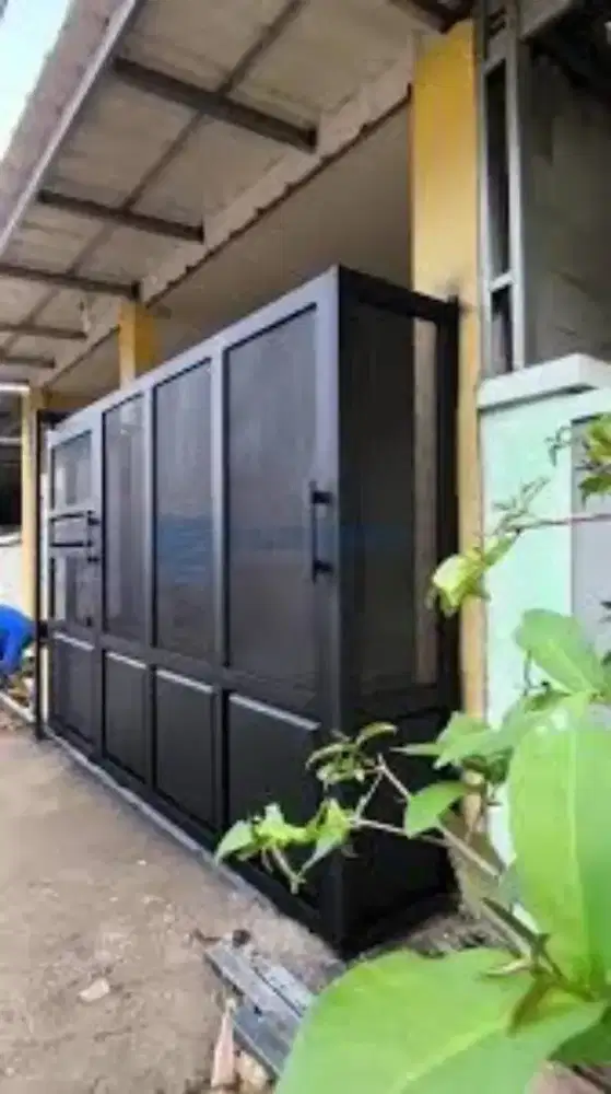 Pagar rangka hollow kombinasi plat perforated bulat