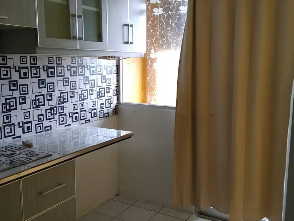 Tahunan 2 Bedroom Semi Furnished Menteng Square Termurah