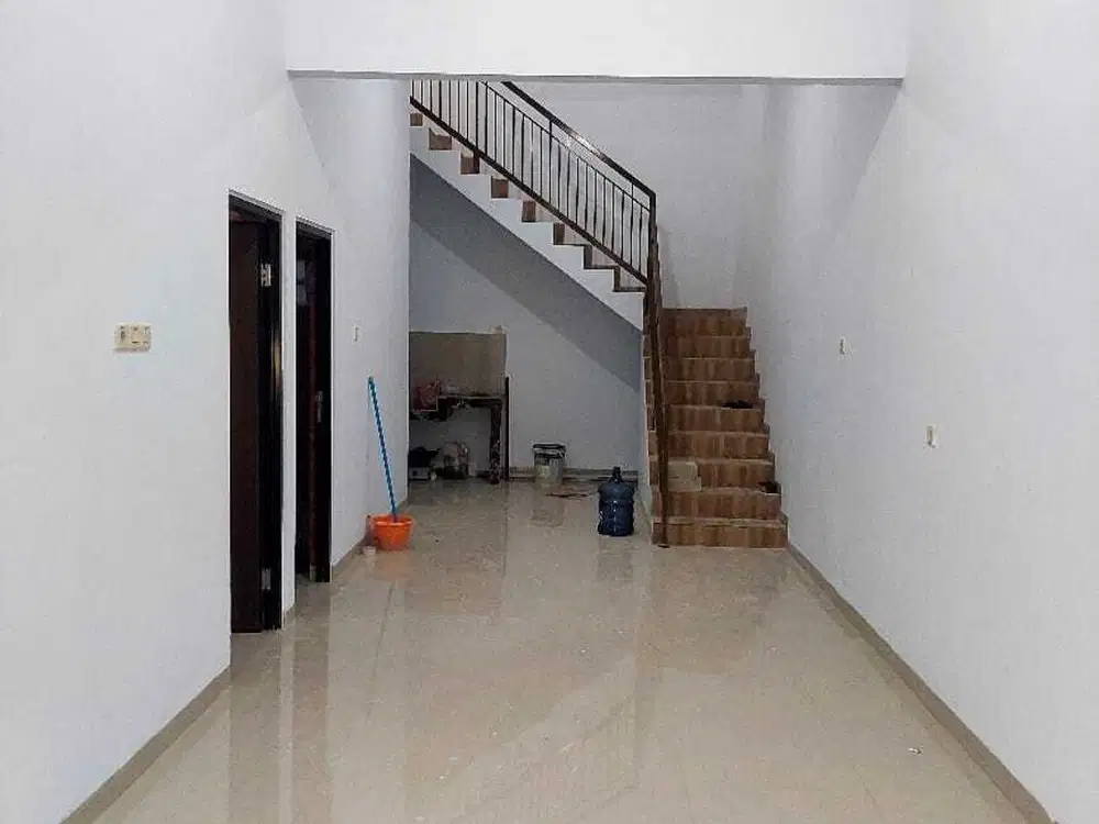 Rumah Second, Bangunan Baru 1 1 2 Lt, Diharapan Indah 1