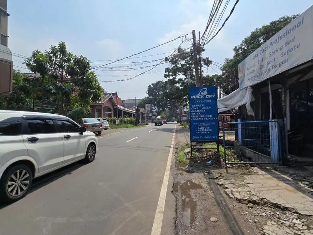Rumah di Pinggir Jalan Raya Griya Loka BSD Cocok Untuk Usaha