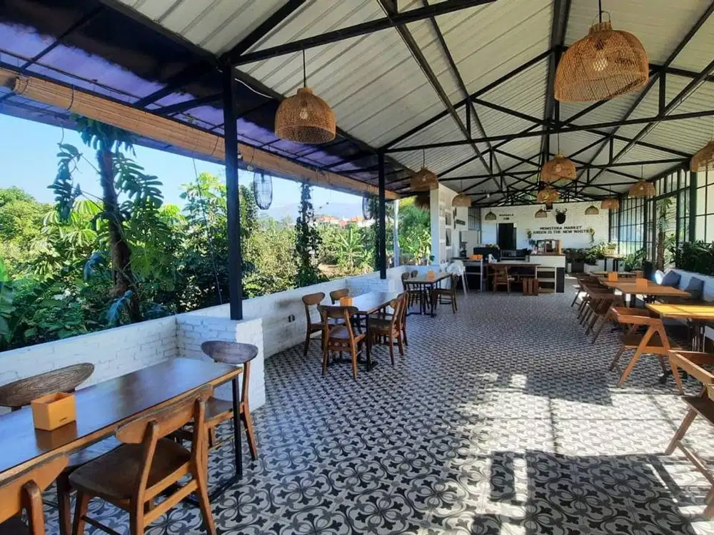 Dijual Rumah dan Cafe Kondisi Ramai View Gunung di Bumiaji, Kota Batu