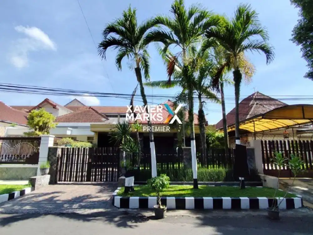 Dijual Rumah di Tengah Kota Sangat Terawat di Jl. Dr. Sutomo, Malang