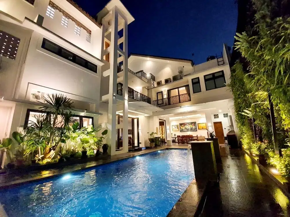 Rumah Baru Mewah Dengan Kolam Renang dan Rooftop di Kemang Jakarta