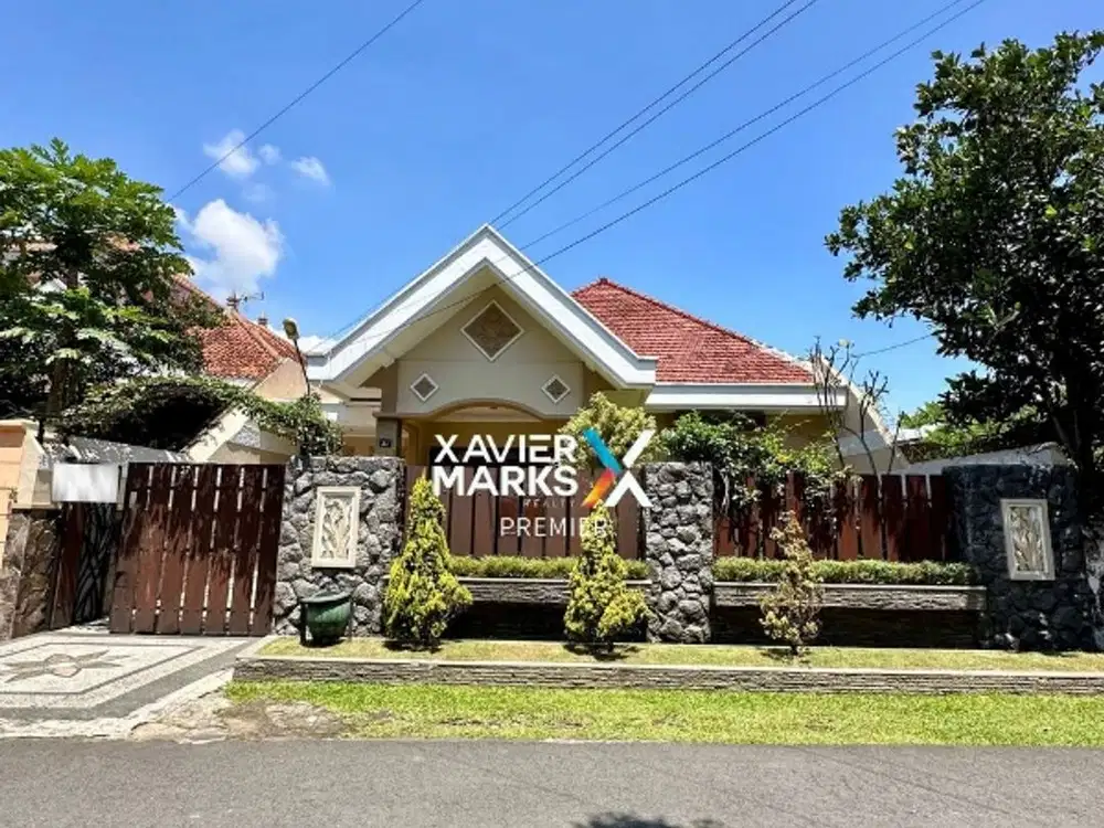 DIJUAL RUMAH 2 LANTAI SIAP HUNI DAERAH BUNGA² MALANG