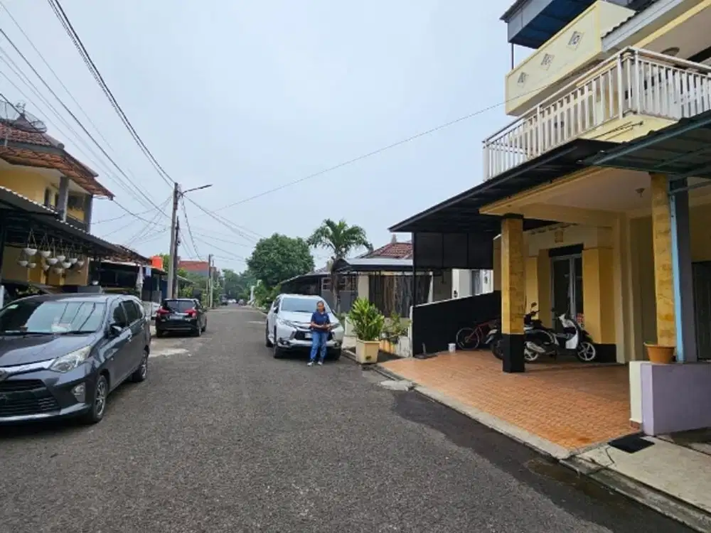 Dijual Rumah 2,5 Lantai di Cluster Harmoni , Harapan Indah,  Bekasi