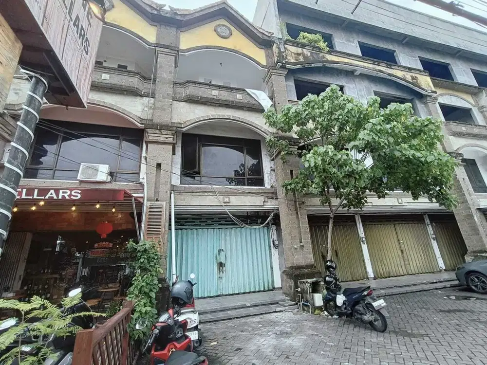 Di sewakan ruko 3 lantai di Jl Nakula Barat, Legian