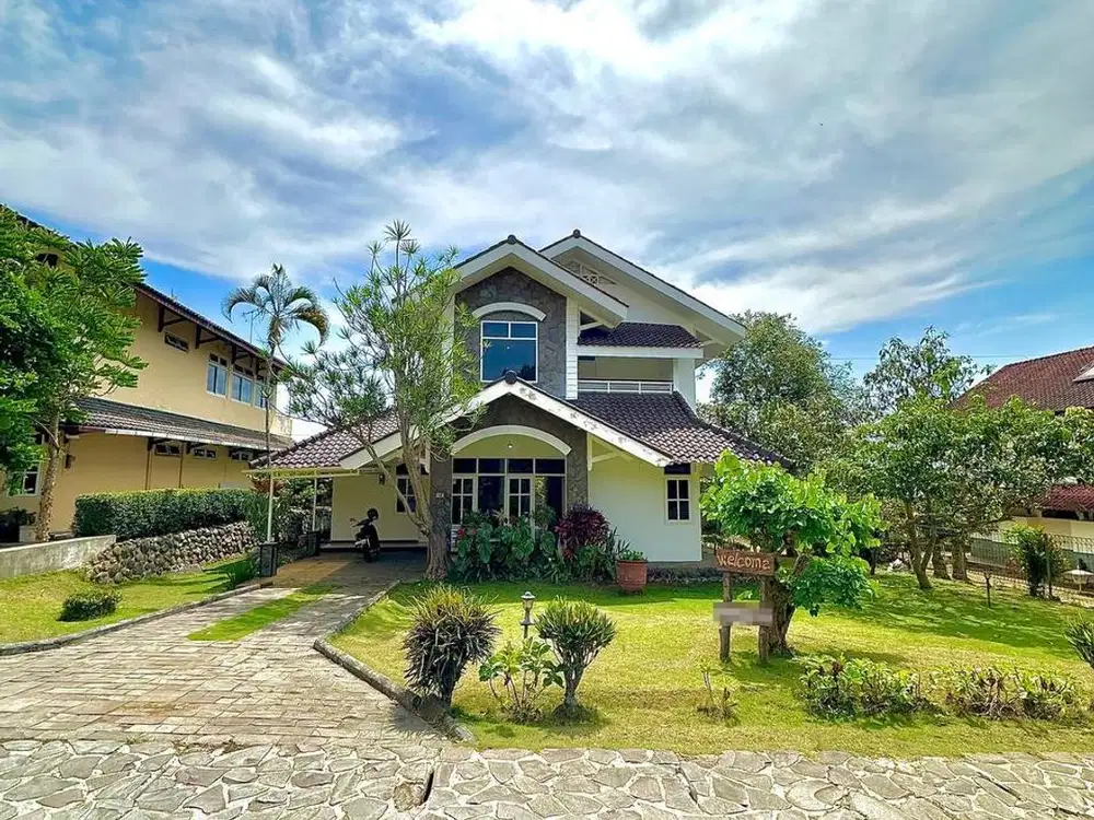 Dijual Villa Istimewa di Kusuma Estate, Abdul Gani Atas Kota Batu