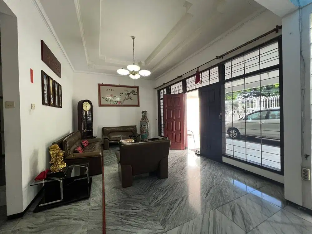 RUMAH Dharmahusada Indah Timur blok L surabaya