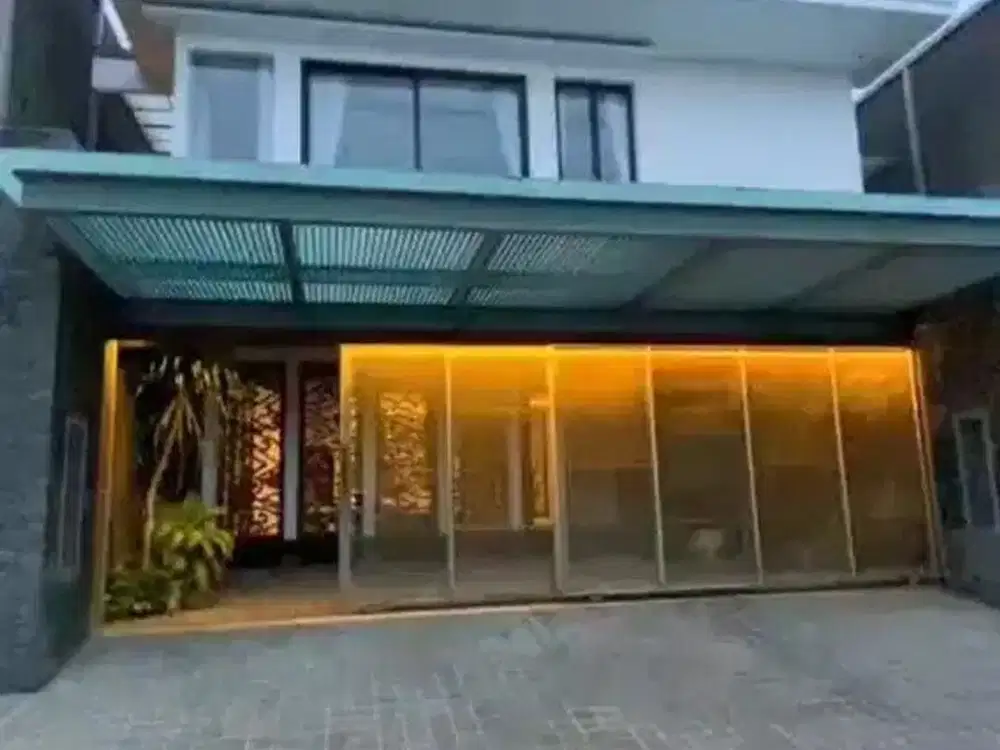 rumah villa royal pakuwon city hunian serasa di villa Bali