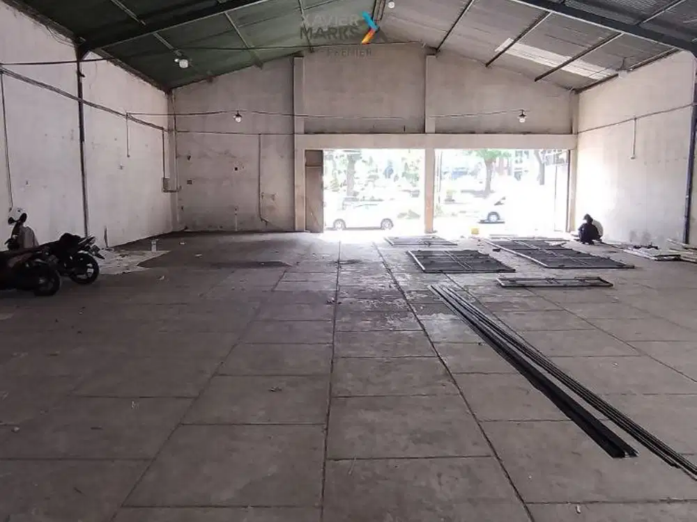 Gudang strategis poros jalan raden panji suroso blimbing malang