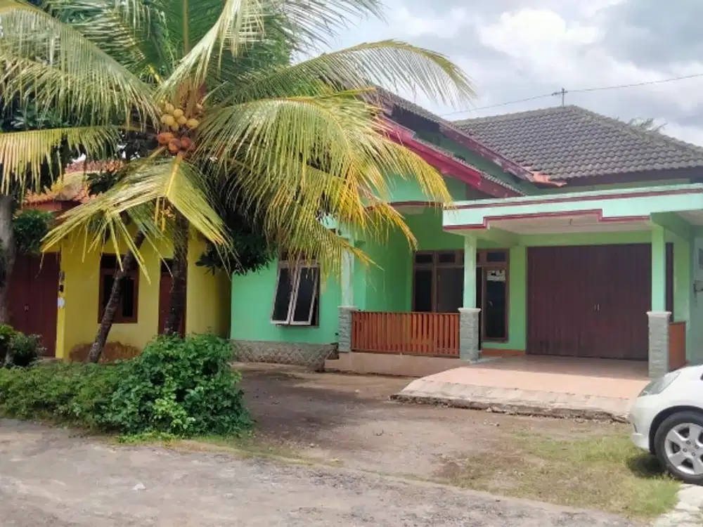 RUMAH DENGAN LUAS TANAH 588 METER PERSEGI DI DAERA PIYUNGAN