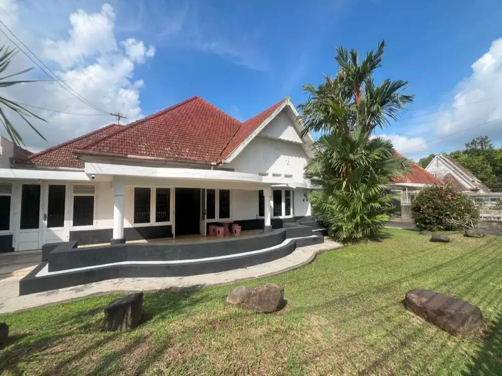 Rumah Vintage Holland Style Ijen Tengah Kota Malang LT 900m² SHM 45M