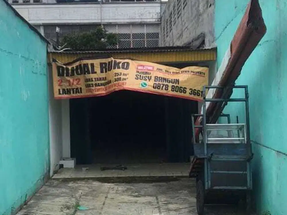 Ruko 2,5 Lantai strategis di Jalan Raya Bogor Pekayon, Jakarta Timur