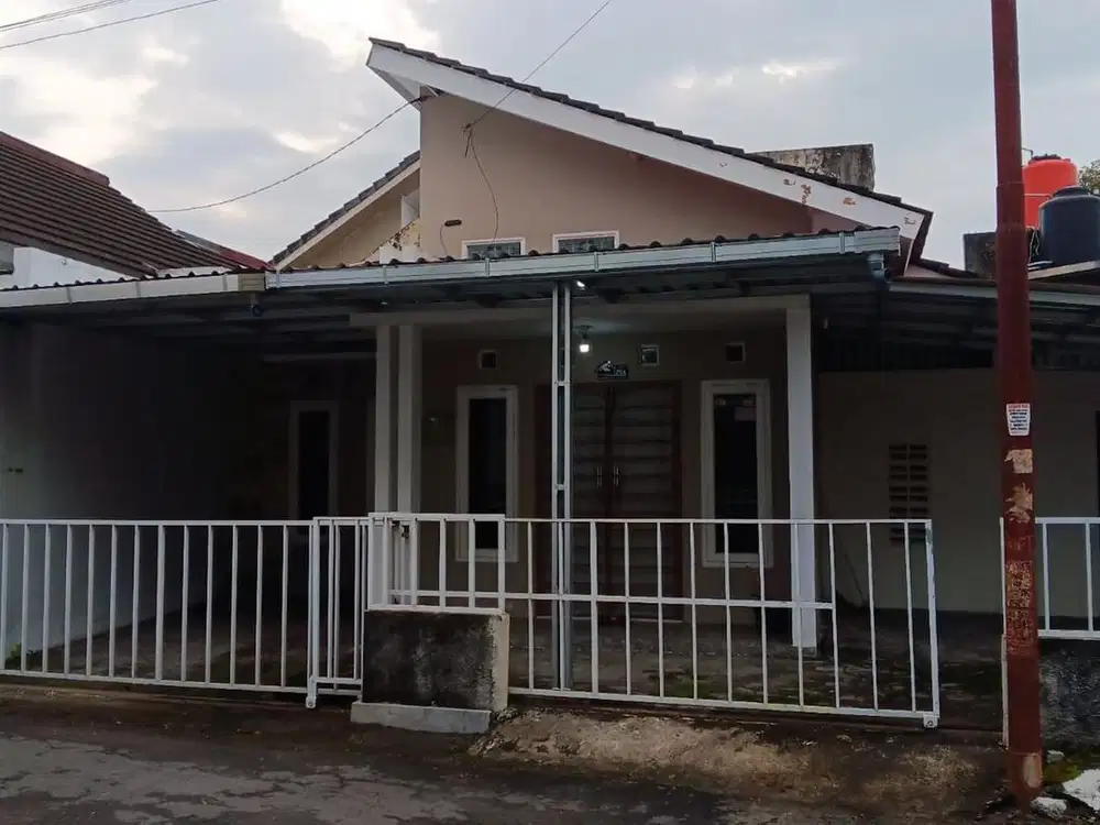 Rumah Tinggal Furnish Lokasi Strategis di Triharjo Sleman
