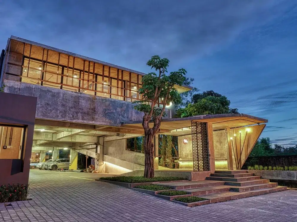 Jual bangunan resto di jl palagan ngaglik sleman yogyakarta