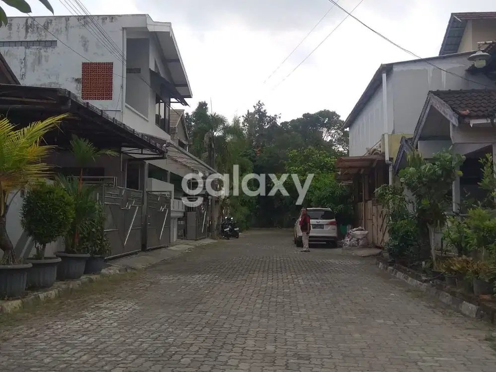 STRATEGIS DALAM PERUMAHAN DI KADIPIRO - WI