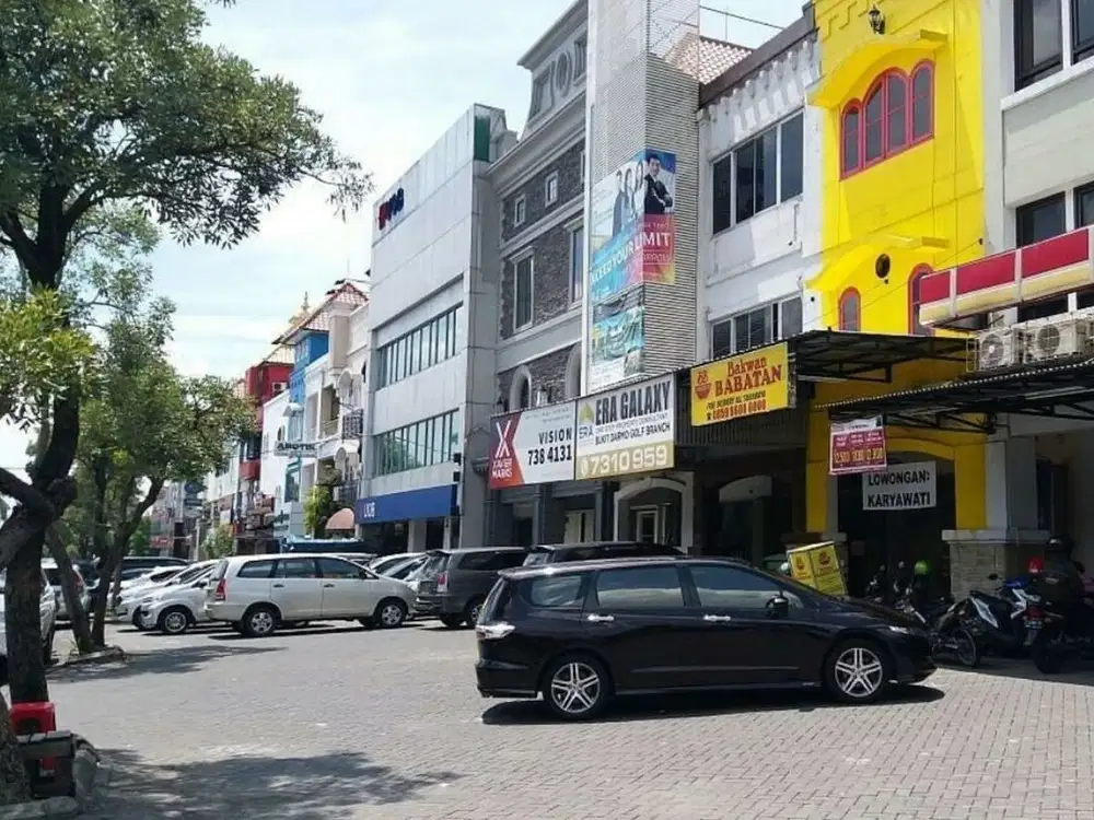 Bukit Darmo Golf, Rota Salon, Yamaha Music, UOB Bank, Alfamart