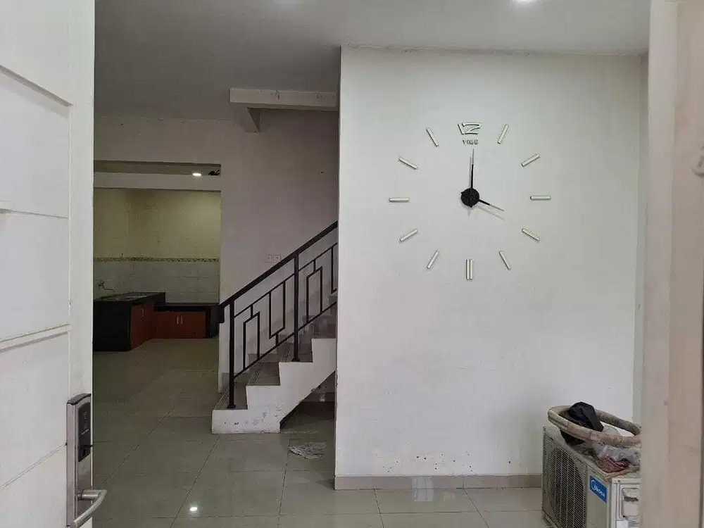 Rumah 2 Lantai Full Renov di Metland Menteng Cluster Victoria