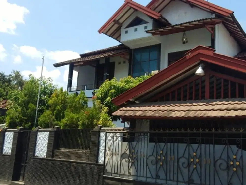 Jual rumah 2 lantai di sorowajan banguntapan bantul yogyakarta