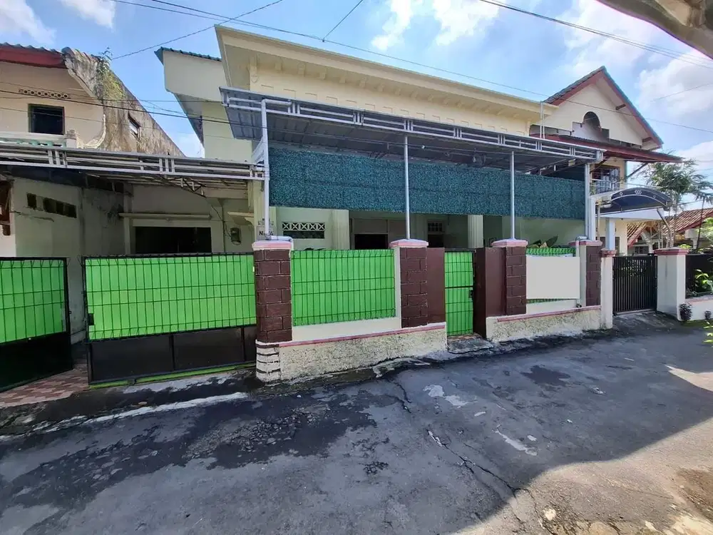 Rumah Tinggal 3 Lantai Lokasi Strategis dekat dengan Kawasan Bisnis