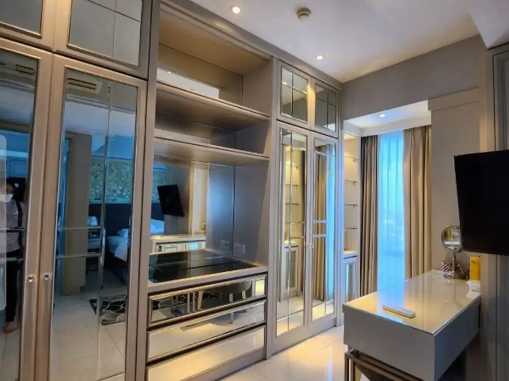 LARIZ MANSION PRIVATE LIFT FULL FURNISHED MEWAH Lantai Rendah