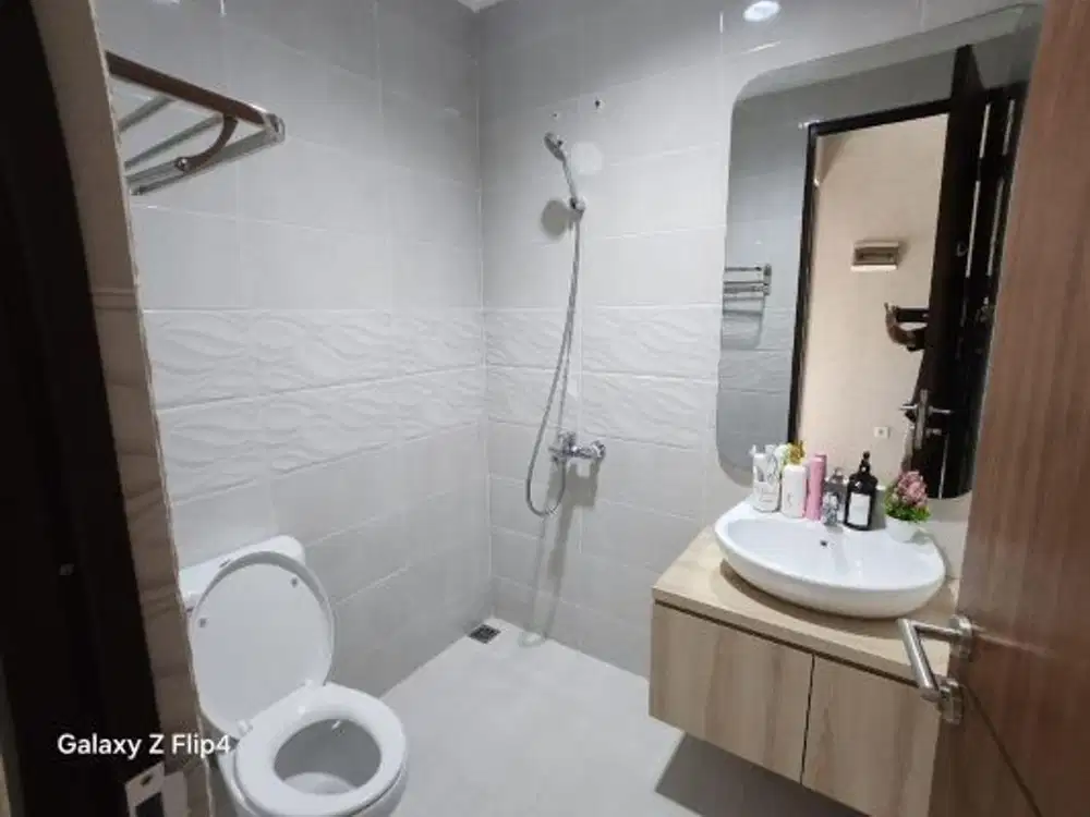 Disewakan Rumah Cherry Ville Grand Wisata, Full Furnished, Siap Huni