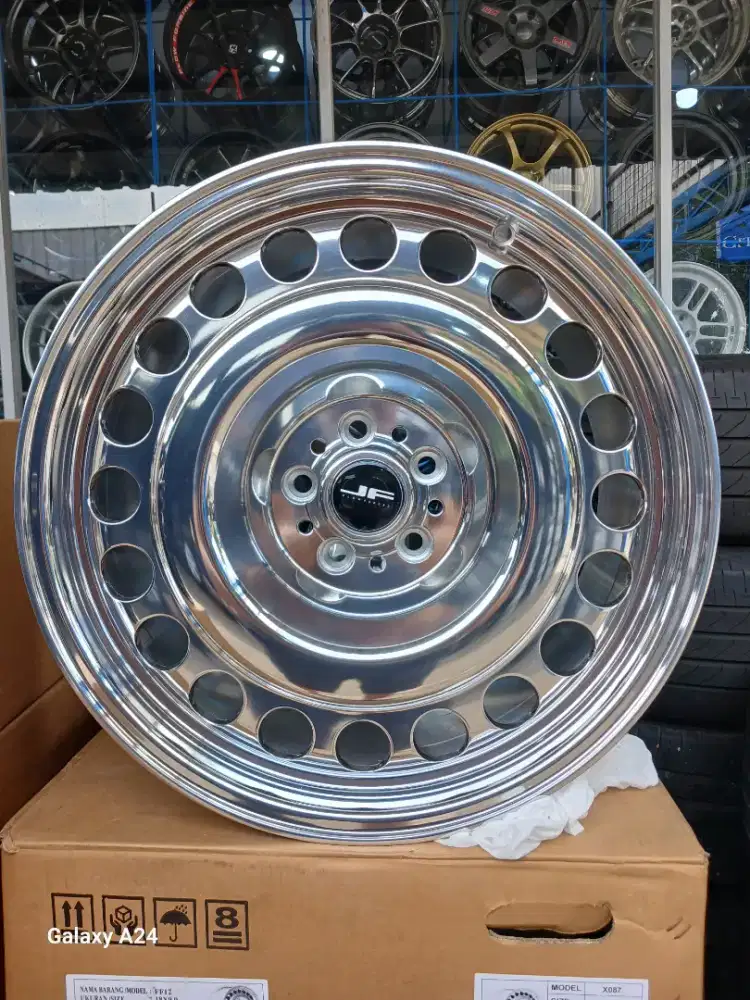 Velg rotiform STL Ring 18x9 pcd 5x108 ET 32 high polish mirror. Chery