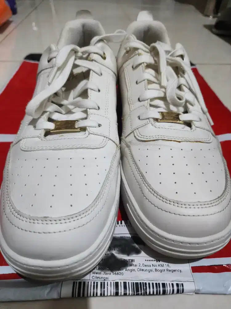Sepatu pull & bear full white (mirip airforce one nike) size 45