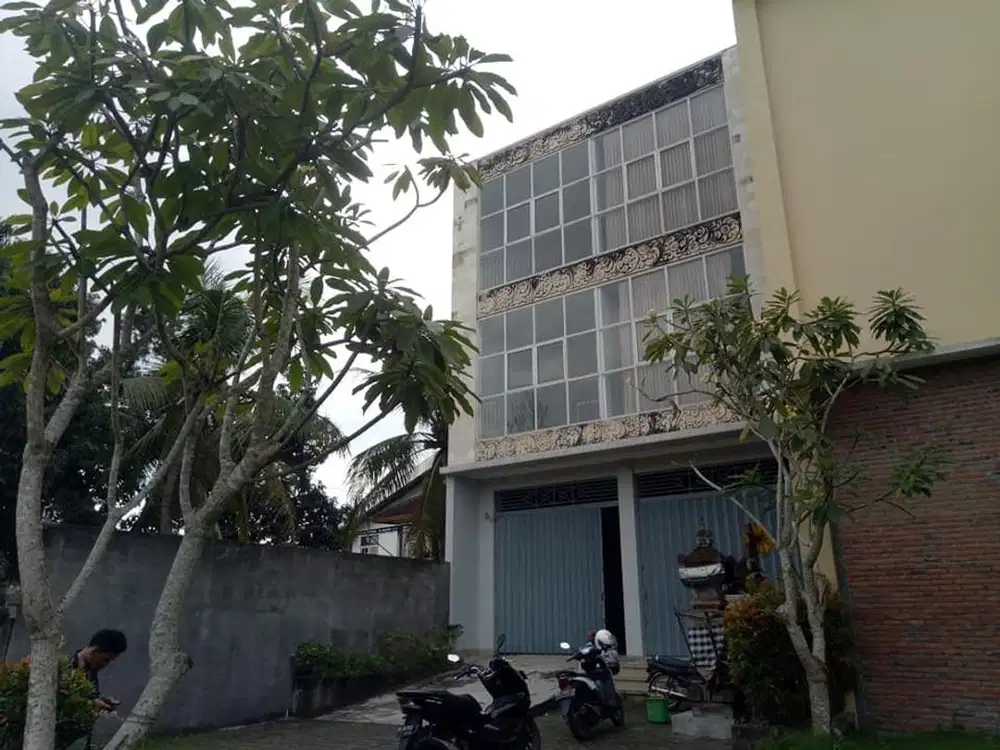 ruko 3 lantai di gianyar