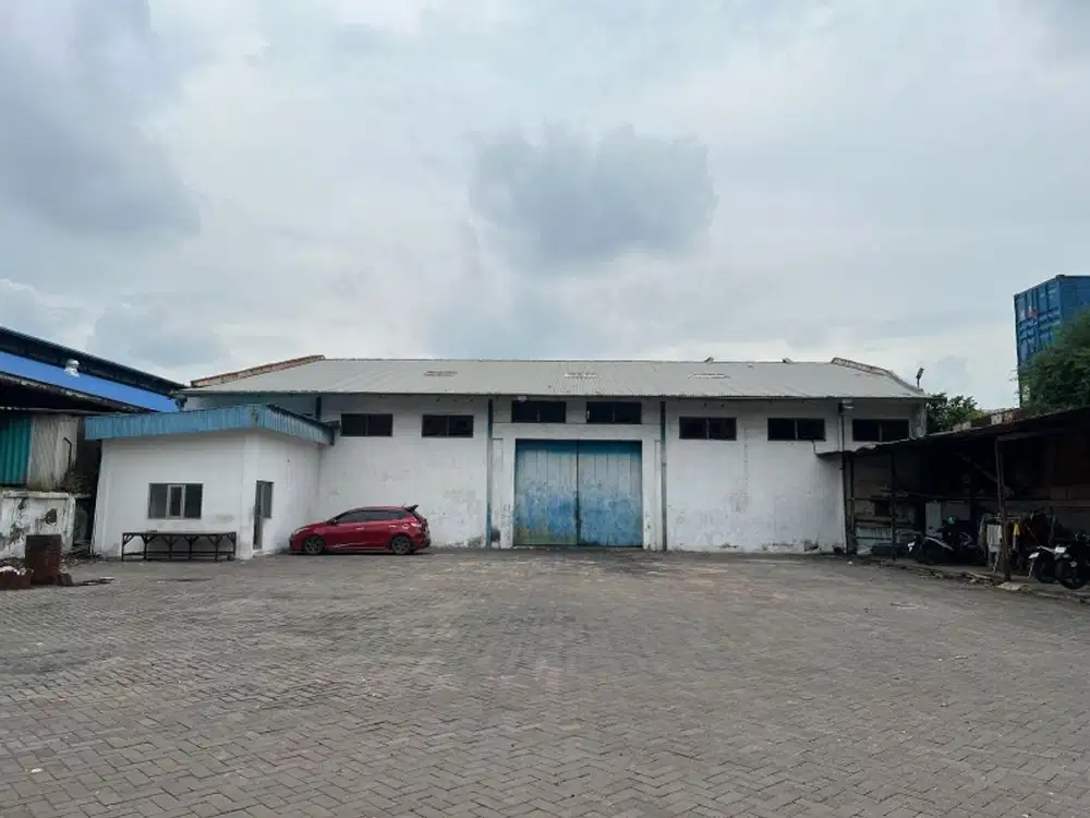 Gudang Besar Siap Pakai di Kalimas