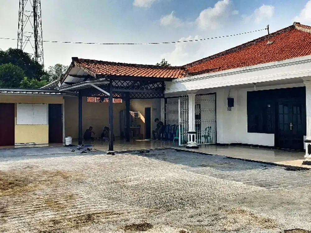 rumah dijual dengan tanah Luas.lokasi Pinggir jalan  babelan bekasi