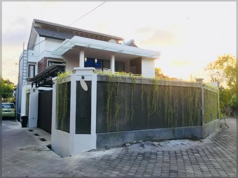 Rumah hook lokasi jantung kota dekat fasiliat umum dan strategis