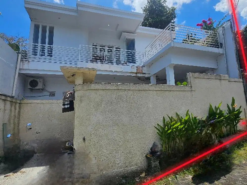 Rumah di lingkungan villa nyaman dekat canggu