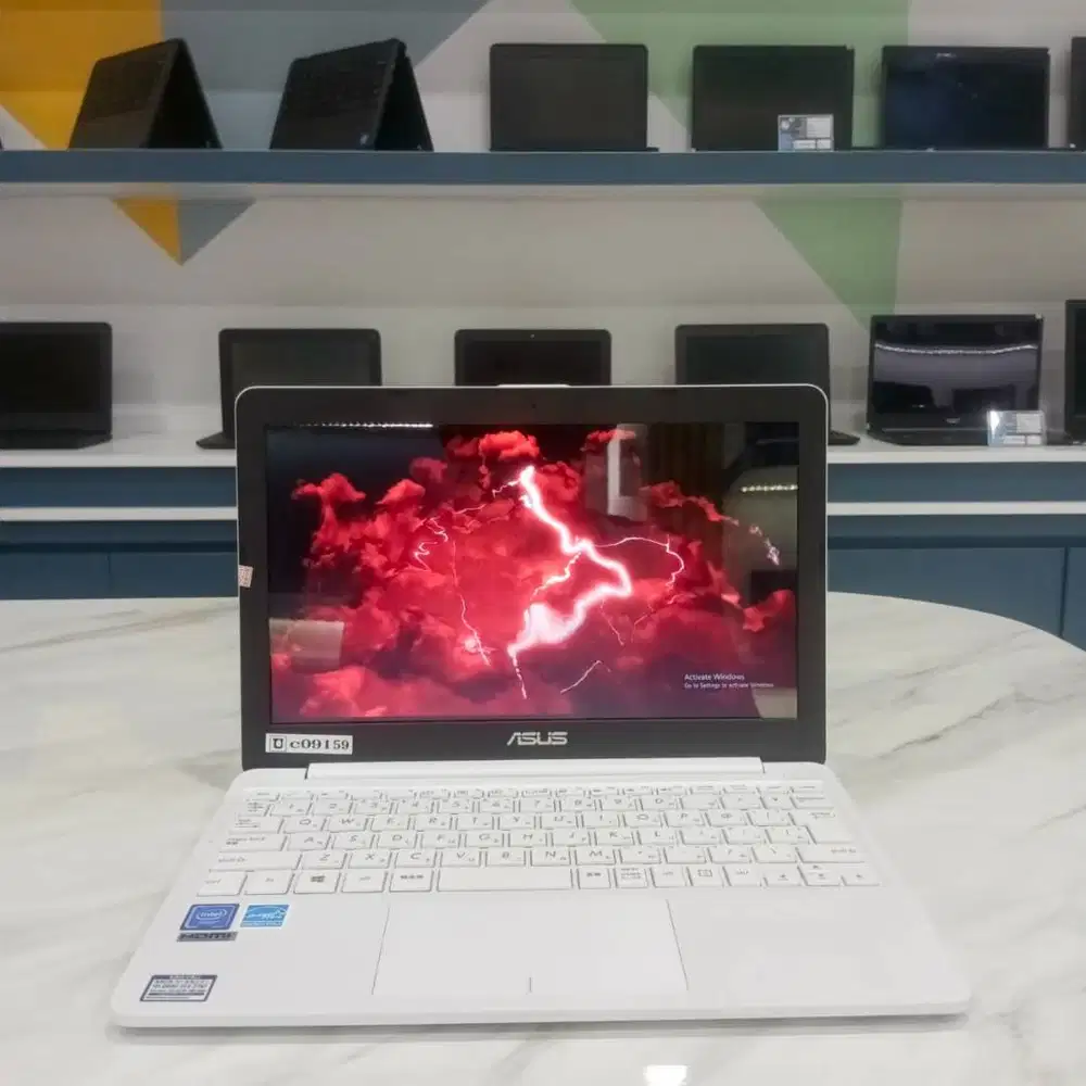 (AS) Laptop Editing 4GB SSD Aplikasi Siap Pakai Garansi