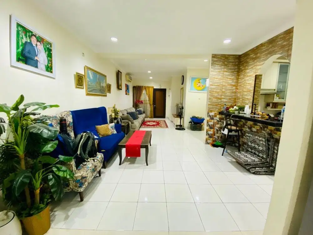 Rumah cantik 2lt Luas 160 SHM di aralia siap pakai HarapanIndah Bekasi