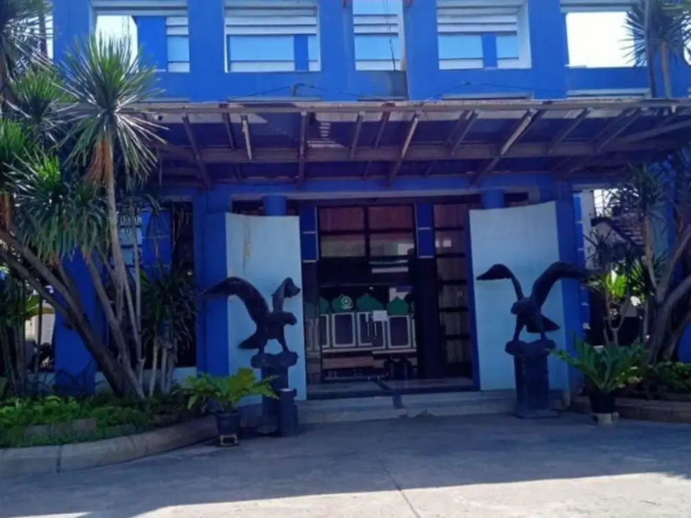 Di sewakan kantor berikut lahan luas. jakarta timur