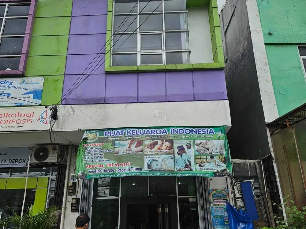 Ruko 2lt Luas 150 di raya Sawangan Depok dekat Mall Depok Town Square