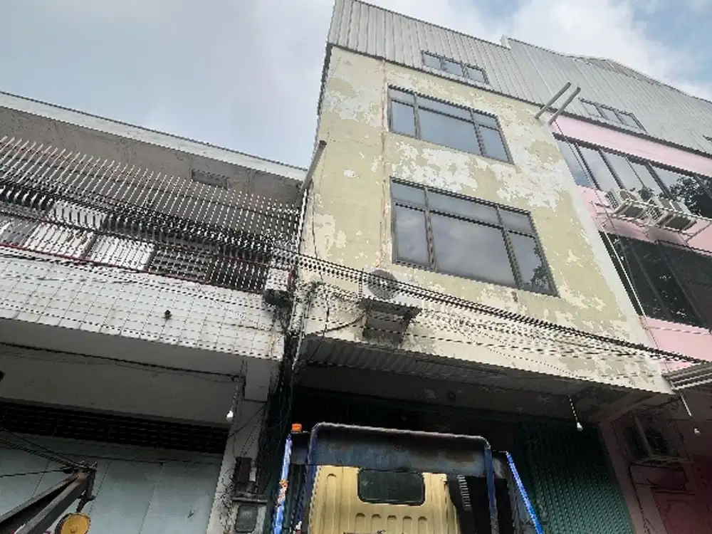 disewkan ruko 3 lantai di pengampon surabaya pusat