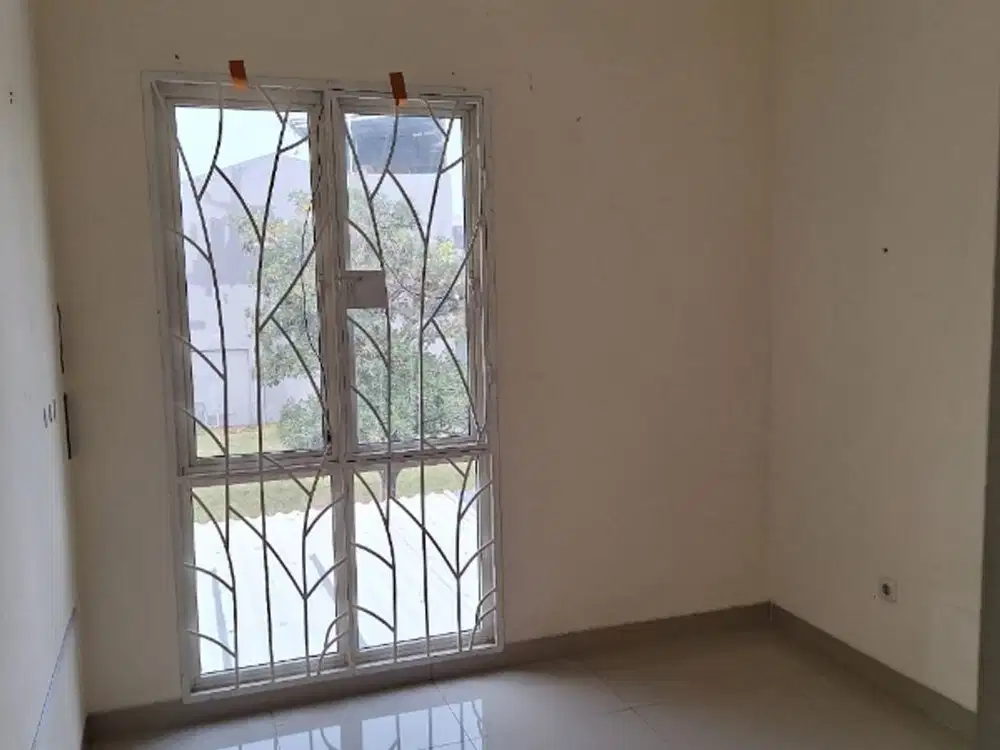 Jual rumah diMetland Menteng cluster Victoria 