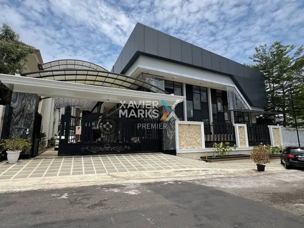 Dijual Rumah Mewah + Fasilitas Olahraga di Boulevard Puncak Tidar