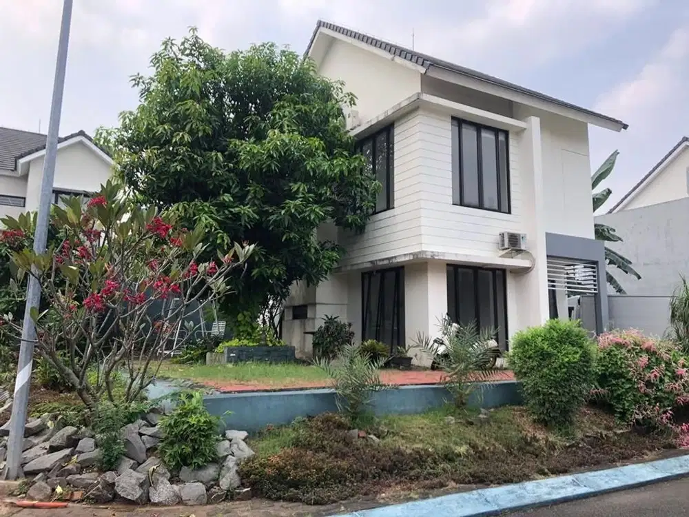 Jual rumah hoek Melia Residence Graha Raya rapi dan terawat