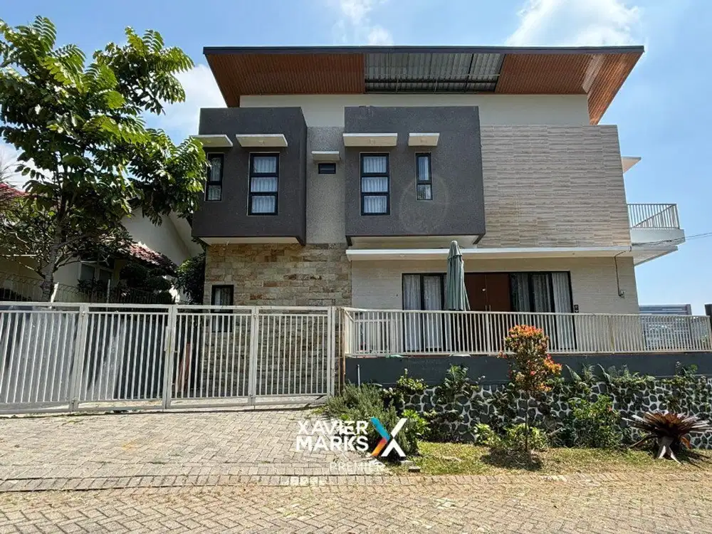 V1 Dijual Villa Modern Furnish Ada Kolam Renang di Panderman Hill Batu