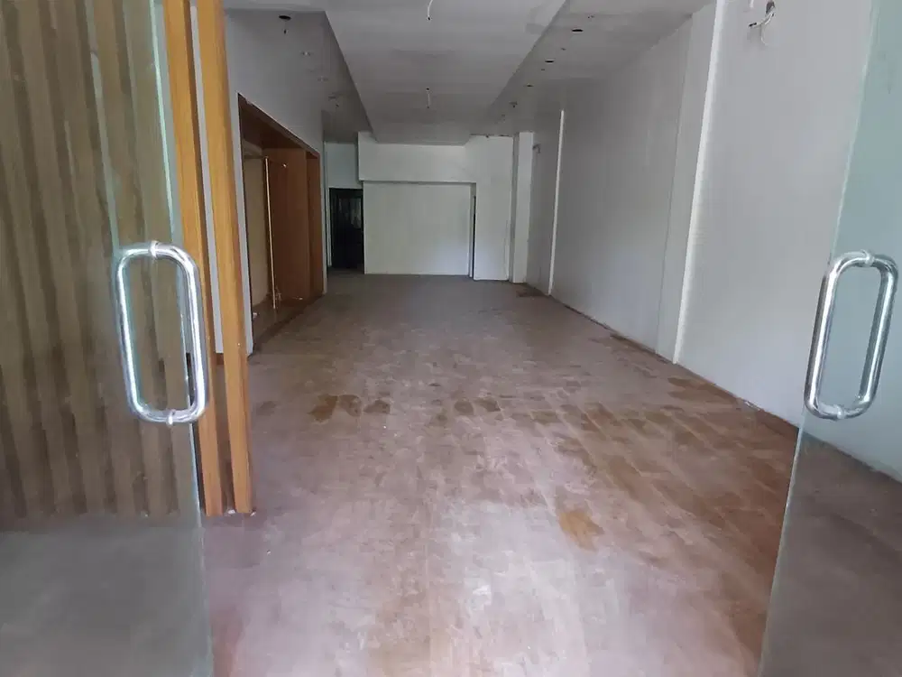 Shophouse for sale in Busy Area of ​​Main Road Bypass Ngurah Rai, Tuban. Close to Ngurah Rai Airport