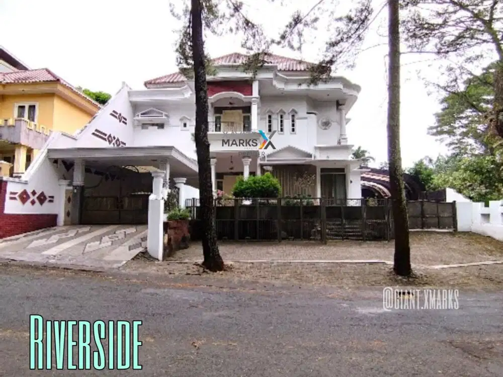 Rumah mewah di raya boulevard Riverside A Yani Malang