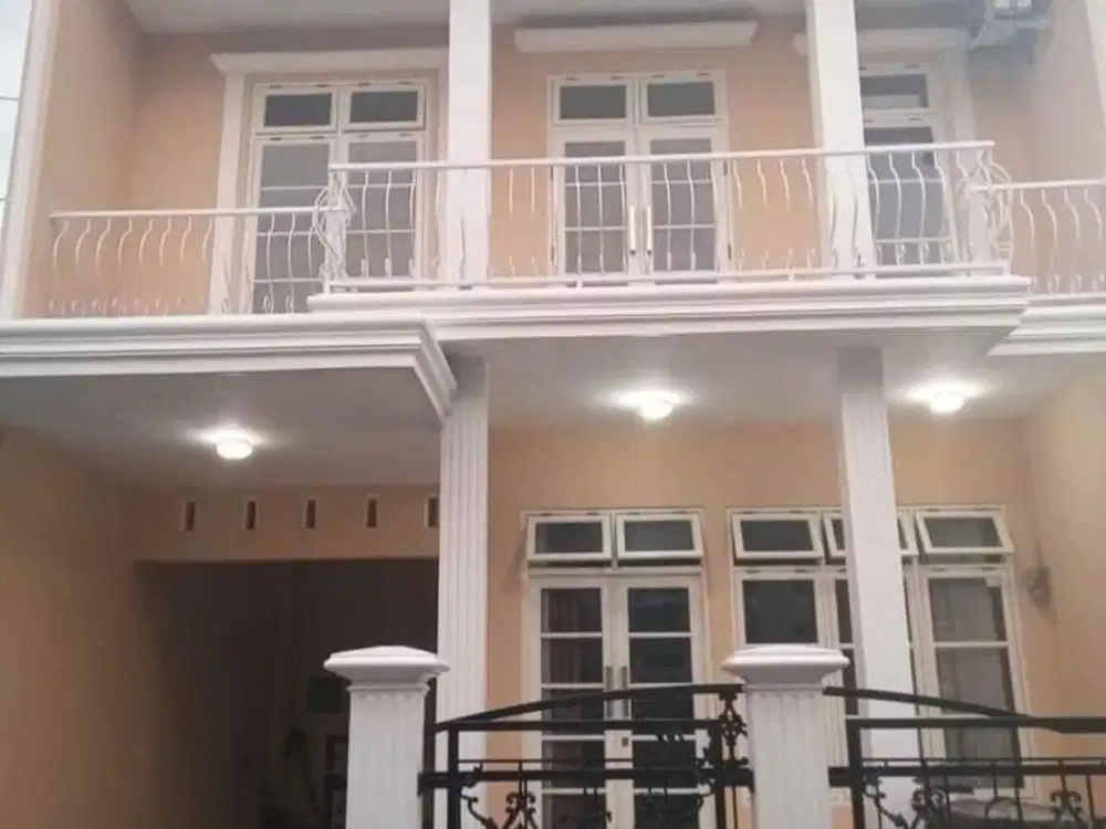 Rumah Tinggal 2 Lantai Lokasi Strategis Dekat Pasar Godean